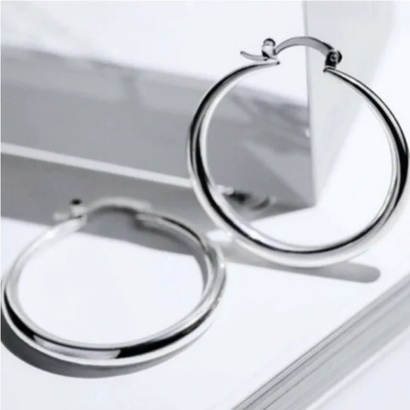 Classic Elegant 925 Sterling Silver Round Hollow Hoop Earrings - Picture 1 of 7